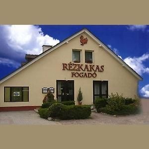 Rezkakas Fogado Bed and Breakfast Zirc Buitenkant foto