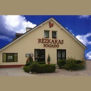 Rezkakas Fogado Bed and Breakfast Zirc Buitenkant foto
